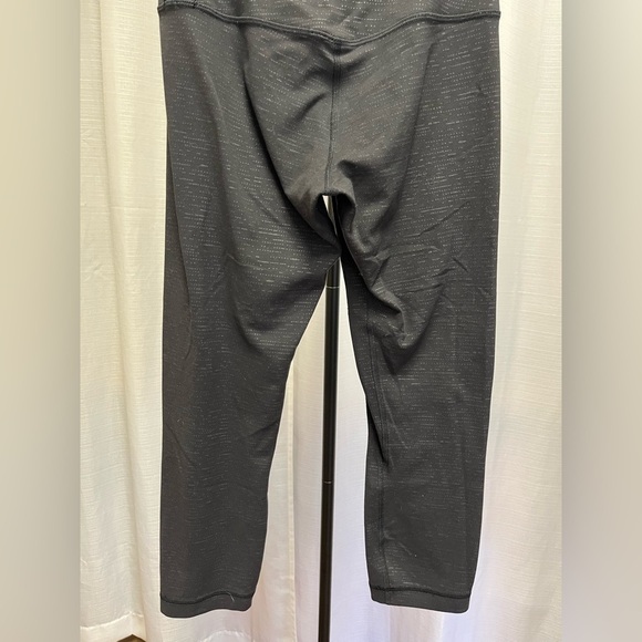 Lululemon Align Crop *21"
Code Emboss Black | size 4 - Picture 6 of 11